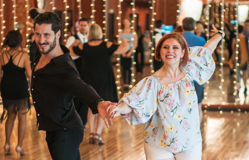 Several reasons to get dance classes before the wedding!